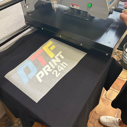 fissaggio transfer DTF su tessuto, stampa magliette personalizzate