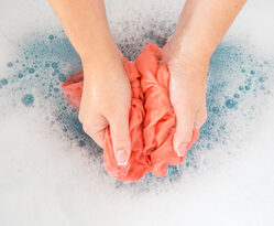 come lavare capi stampa DTF lavaggio delicato a mano consigli pratici